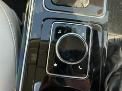 2023 Mahindra XUV700 AX7