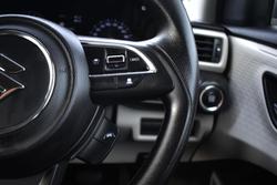 2024 Suzuki Swift Hybrid UZ Pure White