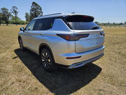 2025 Mitsubishi Outlander LS