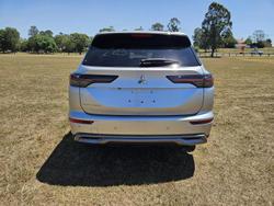 2025 Mitsubishi Outlander LS