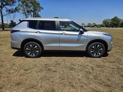 2025 Mitsubishi Outlander LS