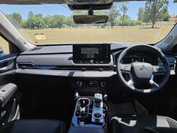 2025 Mitsubishi Outlander LS