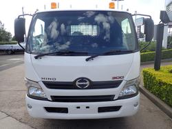 2015 HINO DUTRO 917
