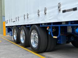 2015 Maxitrans St3 Od 24 Pallet Drop Deck Curtain Sider