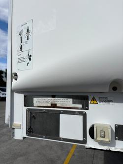 2015 Maxitrans St3 Od 24 Pallet Drop Deck Curtain Sider