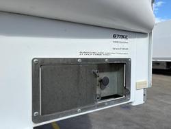 2015 Maxitrans St3 Od 24 Pallet Drop Deck Curtain Sider