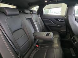 2016 Jaguar F-PACE 20d R-Sport