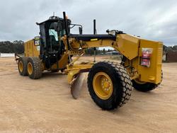 2016 Caterpillar 140M3