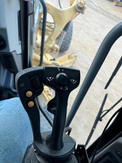 2016 Caterpillar
140M3