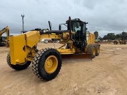 2016 Caterpillar
140M3