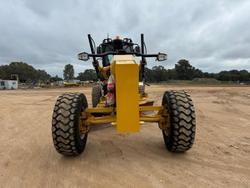 2016 Caterpillar
140M3