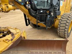 2016 Caterpillar
140M3