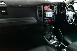 2017 Mitsubishi Pajero GLX