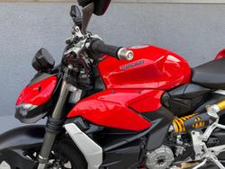 2022 Ducati Streetfighter V2 Streetfighter Red