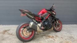 2024 Kawasaki Z900 (ZR900) Red