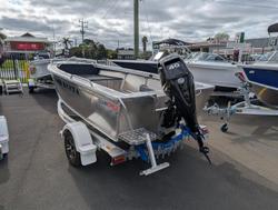 2025 QUINTREX 420 Busta