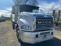 2010 Mack Cmmr 6X4 Tipper