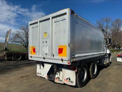 2010 Mack Cmmr 6X4 Tipper