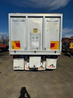 2010 Mack Cmmr 6X4 Tipper