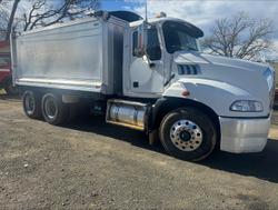 2010 Mack Cmmr 6X4 Tipper