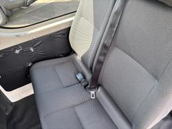 2015 Toyota
                Hiace Commuter