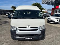 2015 Toyota
                Hiace Commuter