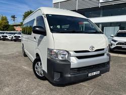 2015 Toyota
                Hiace Commuter