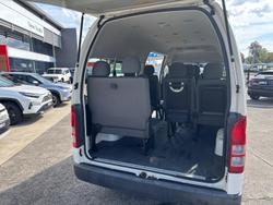 2015 Toyota
                Hiace Commuter