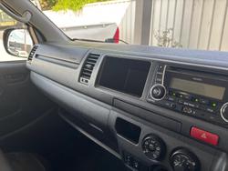 2015 Toyota
                Hiace Commuter