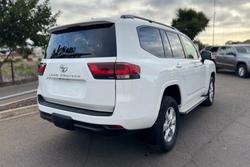 2023 Toyota Landcruiser GXL FJA300R 4X4 Dual Range Glacier White