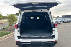2023 Toyota Landcruiser GXL FJA300R 4X4 Dual Range Glacier White