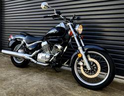Suzuki Intruder 250LC (VL250)