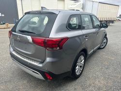 2020 Mitsubishi Outlander ES