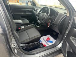 2020 Mitsubishi Outlander ES