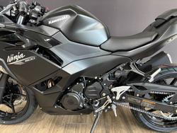 2026 Kawasaki Ninja 500 EX500GTFNW Black