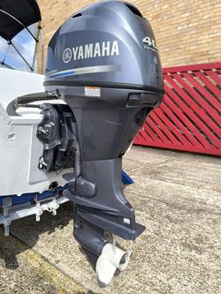 2012 QUINTREX 430 Escape
