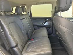 2025 LDV D90 Executive