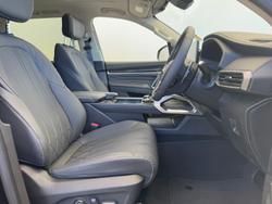 2025 LDV D90 Executive