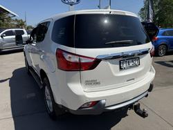 2016 Isuzu MU-X