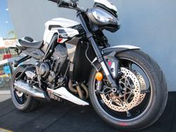 2023 Triumph STREET TRIPLE R White