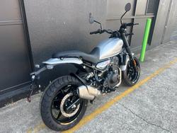2025 Royal Enfield 2025 Royal Enfield 450CC GUERRILLA - Dash SILVER