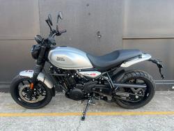 2025 Royal Enfield 2025 Royal Enfield 450CC GUERRILLA - Dash SILVER