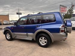 2001 Mitsubishi Pajero Exceed NM 4X4 Deep Blue