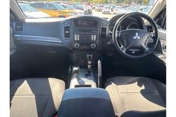 2010 Mitsubishi
Pajero GLS