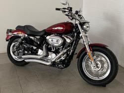 2016 Harley-Davidson 1200 Custom (XL1200C) Sportster Red