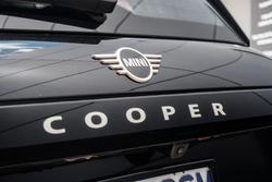 2024 MINI
Cooper E Classic