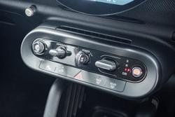 2024 MINI
Cooper E Classic