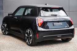 2024 MINI
Cooper E Classic