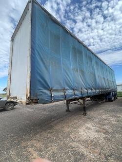 1989 Maxicube Curtainsider Tri-Axle Trailer