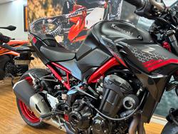 2021 Kawasaki Z900 SUPERNAKED (ZR900) GREY
